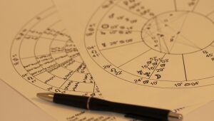 Para astrólogos, Rússia-Ucrânia é uma guerra das estrelas