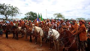 Pré-candidatos ao Governo de Pernambuco devem comparecer à Missa do Vaqueiro neste domingo