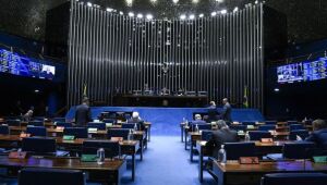 Senado aprova redução na idade mínima para laqueadura