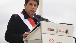 México, Argentina, Colômbia e Bolívia apoiam Castillo após destituição no Peru