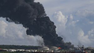 Cuba segue combatendo um gigantesco incêndio