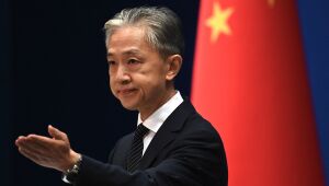 Visita de ministros japoneses a santuário militar irrita China e Coreia do Sul