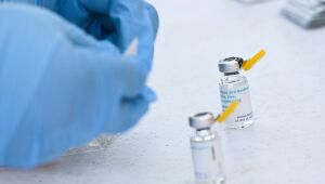 EUA ajustam forma de injetar vacina contra varíola do macaco para multiplicar doses