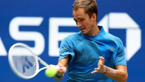 Medvedev atropela americano Stefan Kozlov na estreia no US Open