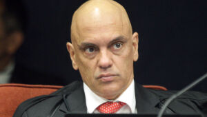 Moraes, do STF, diz que Roberto Jefferson pode voltar para prisão se descumprir ordem judicial