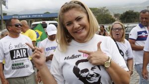 Polícia Federal pede investigação de ex-mulher de Bolsonaro por compra de mansão