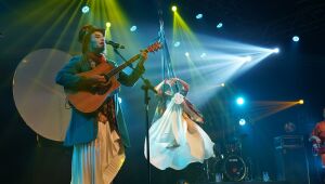 Teatro Mágico volta aos palcos do Recife neste sábado (13)