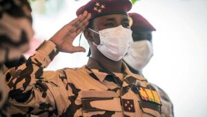 Junta militar do Chade assina acordo para iniciar negociações de paz