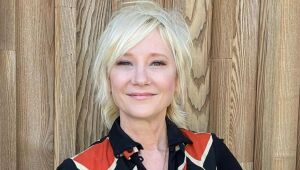 Atriz Anne Heche é retirada do suporte vital após acidente
