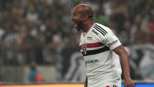 São Paulo vence Ceará nos pênaltis e vai às semifinais da Sul-Americana