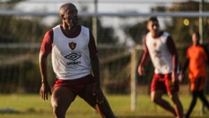 Fabinho comenta que o Sport segue na briga pelo acesso: "Temos a oportunidade"