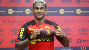 Após vencer tumor, Eduardo estreia pelo Sport e se emociona: "disseram que eu não ia mais jogar"
