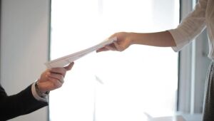 Desemprego entre jovens cairá a 73 milhões, 2 milhões a menos que em 2021, segundo a ONU