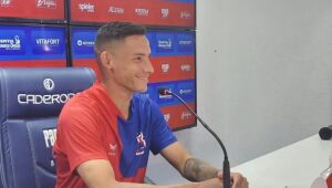 Náutico contrata atacante Everton, ex-Paraná