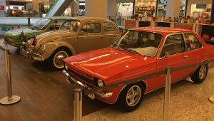 Shopping Patteo Olinda recebe exposição e encontro de carros antigos