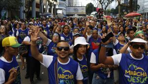 Marcha para Jesus reúne milhares no centro do Rio de Janeiro
