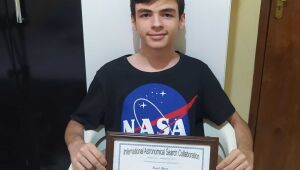 Pernambucano de 12 anos ganha certificado da Nasa após descobrir dois asteroides