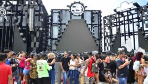Expectativa para o show de João Gomes, nesta quarta-feira (17), mobiliza o Bairro do Recife