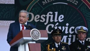 Pedro Castillo "continua sendo" presidente do Peru, afirma López Obrador