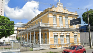 É tarde para aprender uma segunda língua? Motivação e dedicação são decisivas no processo