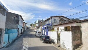 Adolescente sofre acidente ao 'surfar' em ônibus, na Zona Norte do Recife