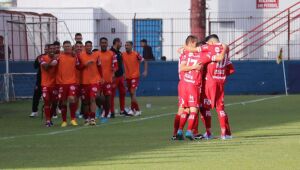 Vila Nova bate o Brusque e sai do Z4 da Série B depois de 21 jogos