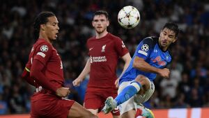 Valendo liderança, Liverpool recebe Napoli pela Champions; confira escalações e onde assistir