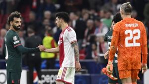 Liverpool vence Ajax e se garante nas oitavas da Champions