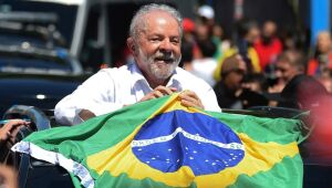 Lula indica livros e filmes nas redes para o feriado. Saiba quais