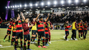 "Vivos na briga", enfatiza Claudinei ao celebrar primeira vitória fora no comando do Sport