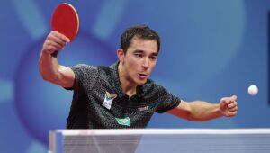 Calderano bate chinês bicampeão mundial e vai à final de WTT Champions