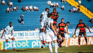 Precisando vencer para seguir vivo na briga pelo acesso, Sport perde de virada para o Londrina