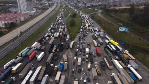 ﻿AGU obtém 13 sentenças favoráveis a uso da PRF para liberar rodovias