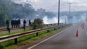 Brasil tem 16 estados com rodovias interditadas