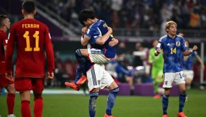 Em virada dramática, Japão vence Espanha e ambas se classificam para as oitavas de final do Mundial