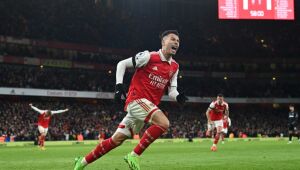 Com gol de Martinelli, Arsenal vence West Ham de virada e mantém liderança do Inglês