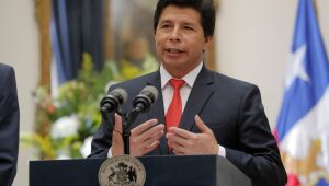 Presidente do Peru anuncia dissolução do Congresso e instaura governo de exceção