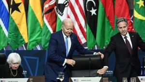 Biden pede incorporação da África ao G20 e planeja visitar o continente