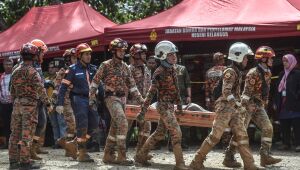 Malásia anuncia fim das buscas após deslizamento de terra que deixou 31 mortos