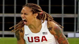 Brittney Griner é solta após troca de prisioneiros entre Rússia e EUA