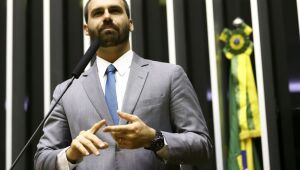 Eduardo Bolsonaro se coloca como "plano B" para concorrer à Presidência em 2026