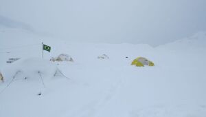 Expedição brasileira à Antártica pesquisa danos ambientais