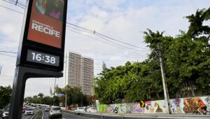 Recife ganha o primeiro de 108 relógios eletrônicos digitais de rua