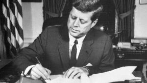 EUA libera milhares de documentos sobre assassinato do presidente Kennedy