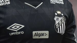 Santos prestará homenagem a Pelé em sua camisa na próxima temporada