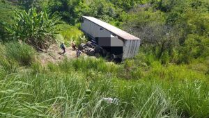 Após colisão, motorista morre e trânsito fica travado na BR-101, em direção ao Litoral Sul do Estado