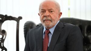 Ministro diz que Lula volta a despachar do Planalto a partir desta quarta-feira (29)