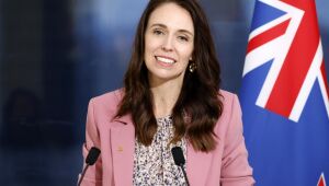 Jacinda Ardern deixa legado forjado em várias crises na Nova Zelândia