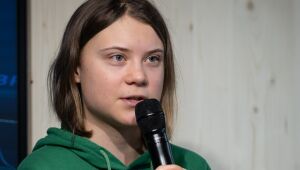 Greta Thunberg e ativistas sami protestam contra parques eólicos "ilegais" na Noruega