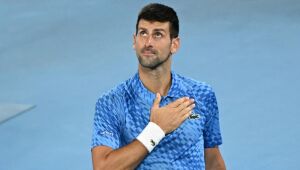 Djokovic brilha e vai às quartas do Aberto da Austrália; Sabalenka também avança